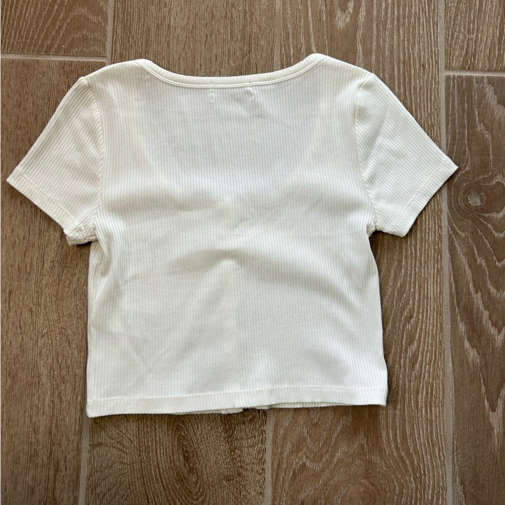 White Ribbed Button-Up Crop Top - Picture 4 of 4